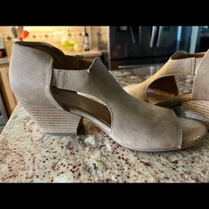 Natural Soul Suede Booties size 10